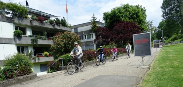 Le vélo comme passerelle entre les générations.